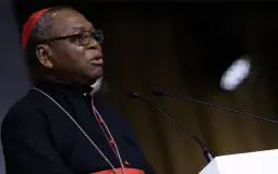 Nenhuma missa é mais poderosa do que outra, adverte cardeal nigeriano