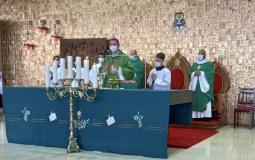 Dom Adelar preside a Santa Missa do quarto domingo na Catedral
