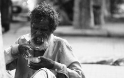 Fisichella: pobreza é vencida com a partilha