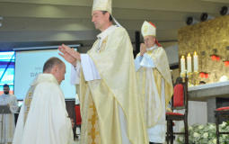 Em celebração emocionante, Monsenhor Reginei José Modolo é ordenado bispo