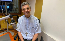 O Papa entrega o Pálio a 42 arcebispos, dentre os quais 5 brasileiros