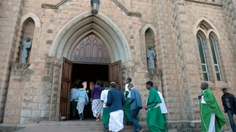 Zimbabwe. Bispos: Missas presenciais obrigatórias, salvo causas de força maior