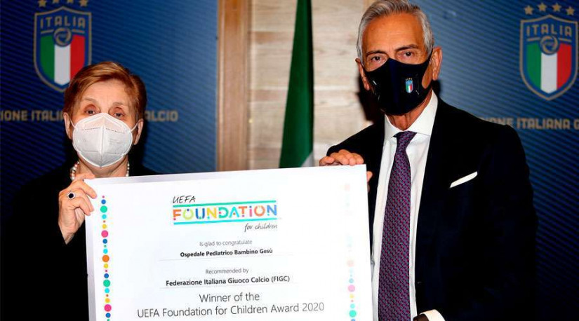 Hospital do Papa recebe prêmio da UEFA pelo seu trabalho em favor das crianças
