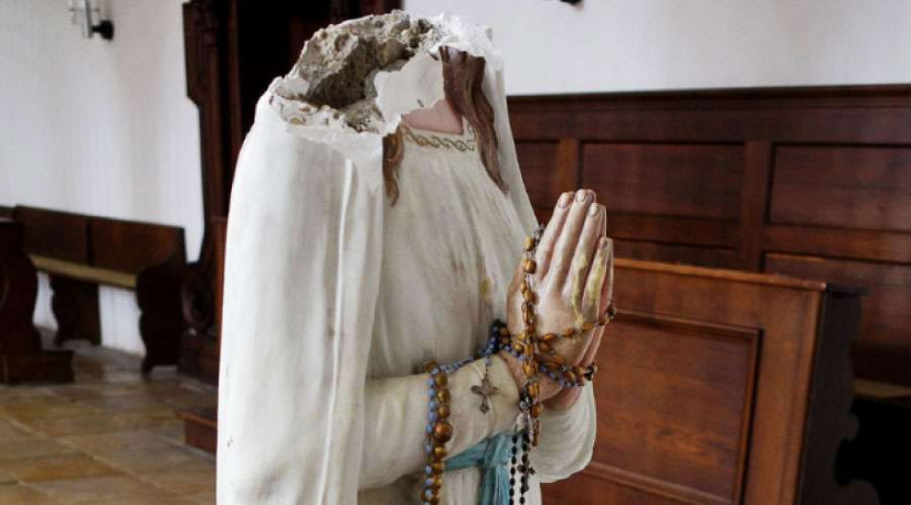 Artista oferece restaurar estátua de Maria que foi decapitada