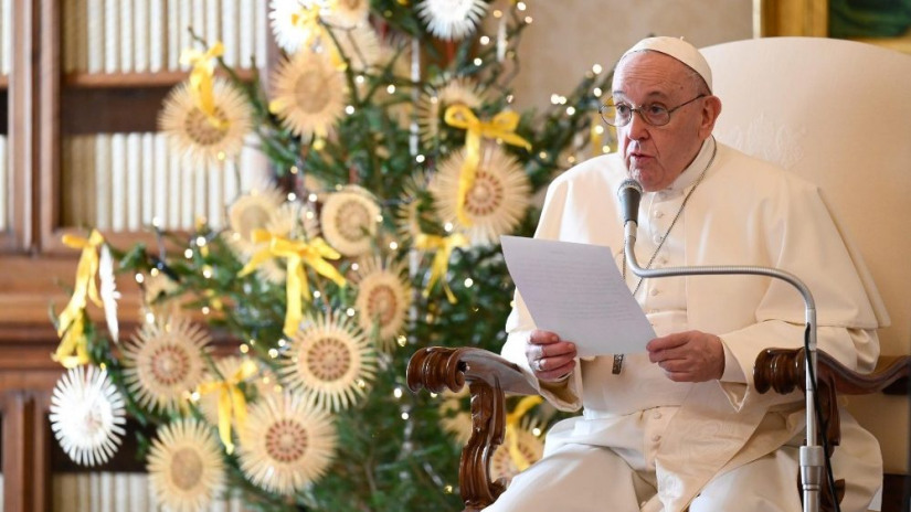 O Papa: a oração é o nosso coração, quem não ama, faz de conta de rezar