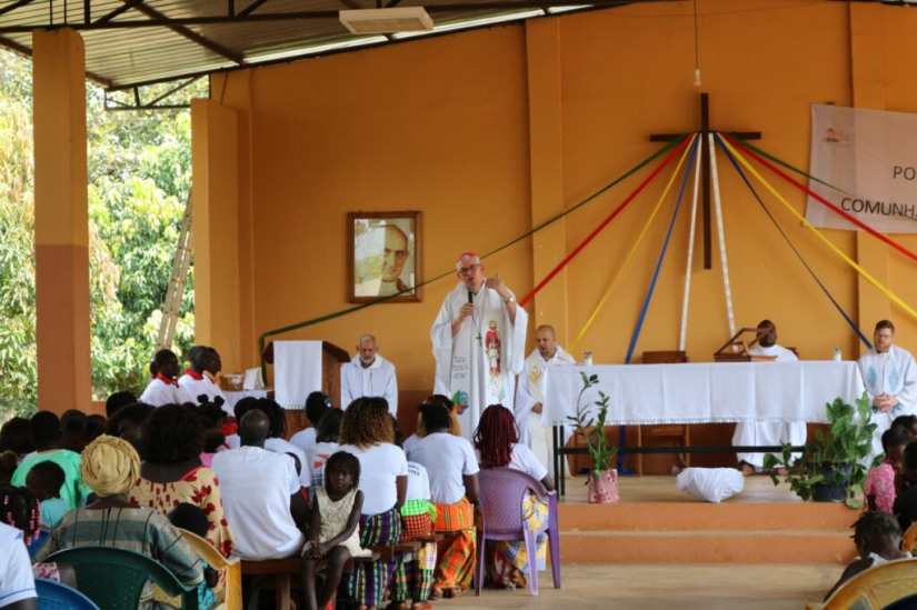 Presidente do Regional Sul 2 da CNBB preside missa na Comunidade da Missão São Paulo VI