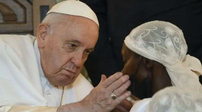 “Quero trazer-vos a carícia de Deus”, disse o papa às vítimas da violência